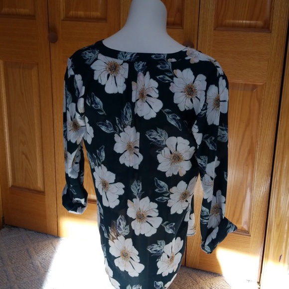 Top - Picture 2 of 4